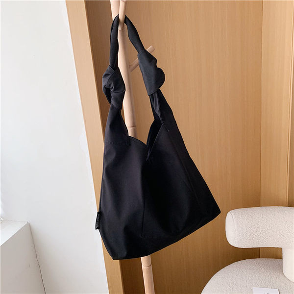 Καθημερινή γυναικεία τσάντα σε διάφορα χρώματα