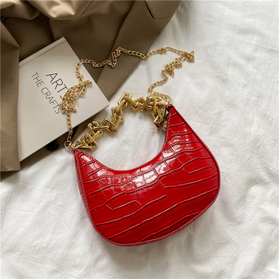 Έκο δερμάτινη τσάντα με μεταλλική λαβή