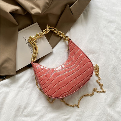 Έκο δερμάτινη τσάντα με μεταλλική λαβή