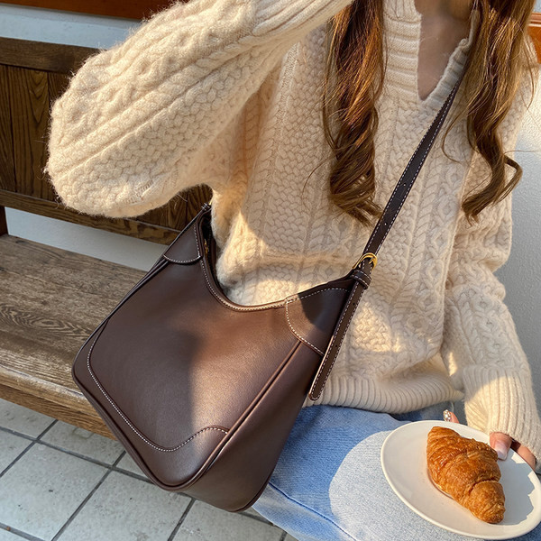 Γυναικεία καθημερινή τσάντα από δέρμα faux για τον ώμο