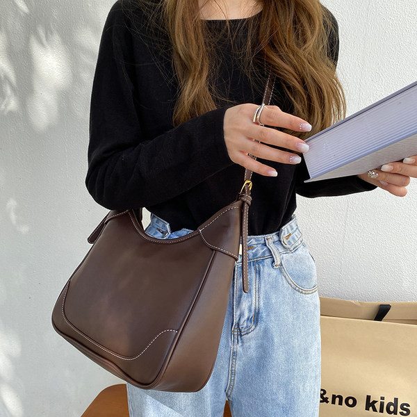 Γυναικεία καθημερινή τσάντα από δέρμα faux για τον ώμο