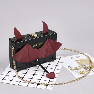 Νέα γυναικεία τσάντα ώμου με τρισδιάστατα στοιχεία