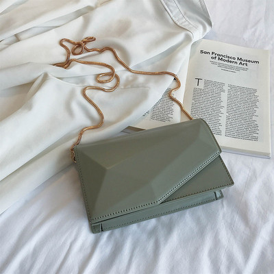 Γυναικεία τσάντα κλασικό μοντέλο με μακριά λαβή