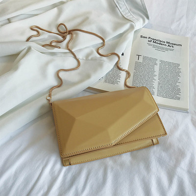 Γυναικεία τσάντα κλασικό μοντέλο με μακριά λαβή