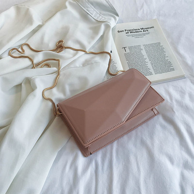 Γυναικεία τσάντα κλασικό μοντέλο με μακριά λαβή