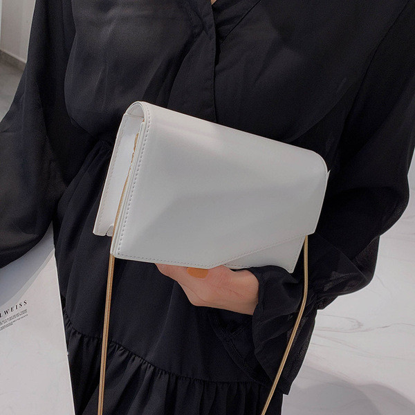 Γυναικεία τσάντα κλασικό μοντέλο με μακριά λαβή