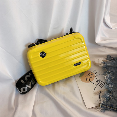 Γυναικεία τσάντα νέο μοντέλο  τύπου χαρτοφύλακα με υφασμάτινη, μακριά, λαβή