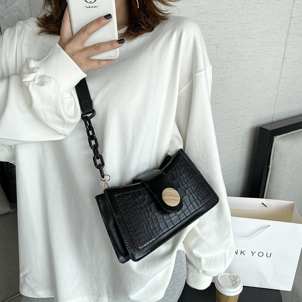 Geanta de dama moderna din piele ecologica cu maner lung