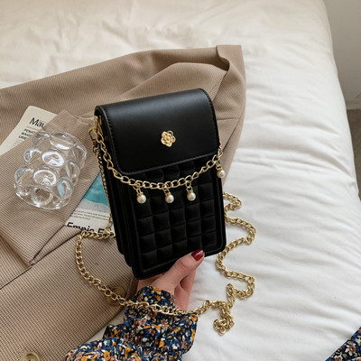 Geanta din piele model nou cu elemente metalice