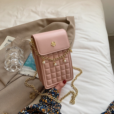 Geanta din piele model nou cu elemente metalice