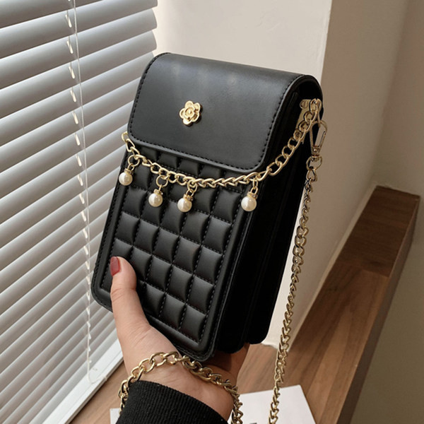 Geanta din piele model nou cu elemente metalice