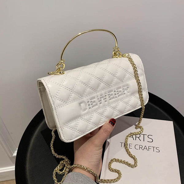 Geanta eleganta din piele cu maner metalic