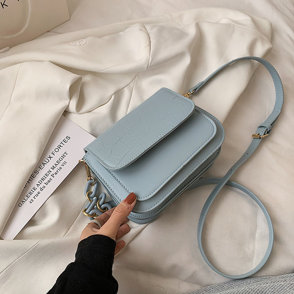 Γυναικεία τετράγωνη μίνι τσάντα από οικολογικό δέρμα