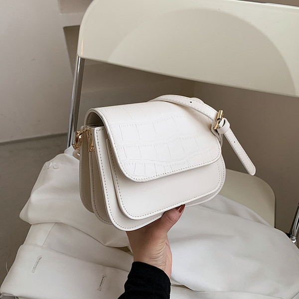 Γυναικεία τετράγωνη μίνι τσάντα από οικολογικό δέρμα