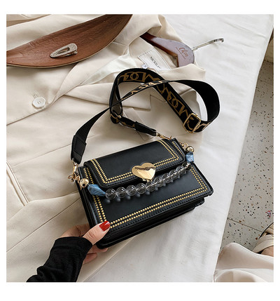 Μικρή μοντέρνα τσάντα eco suede με υφασμάτινη και πέρλες  λαβή