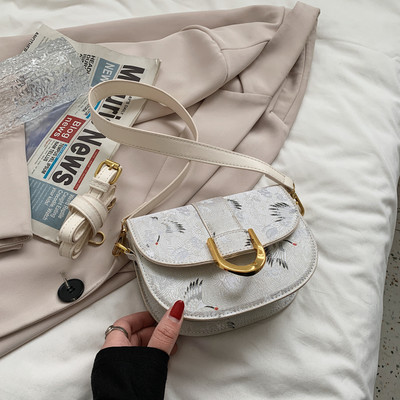 Sieviešu soma ar garu rokturi un metāla aizdari zilā un bēšā krāsā