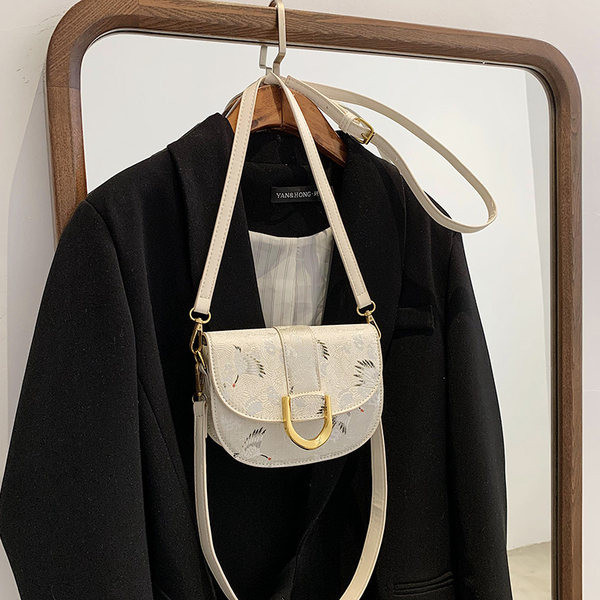 Sieviešu soma ar garu rokturi un metāla aizdari zilā un bēšā krāsā