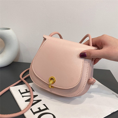 Geanta din piele la zi cu inchidere metalica