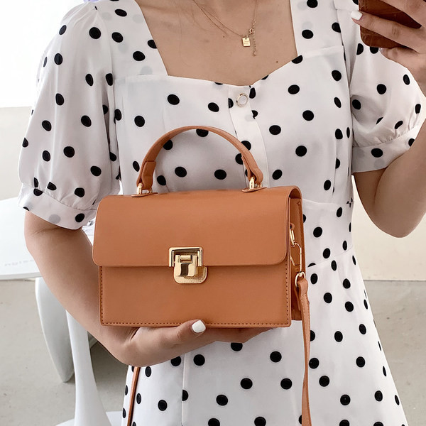 Γυναικεία μοντέρνα οικολογική δερμάτινη τσάντα με δύο λαβές