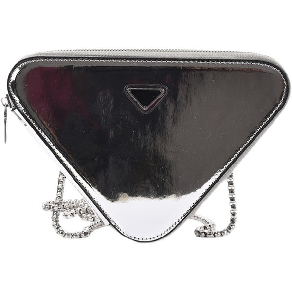 Geanta de dama din piele lacuita cu maner metalic - doua marimi