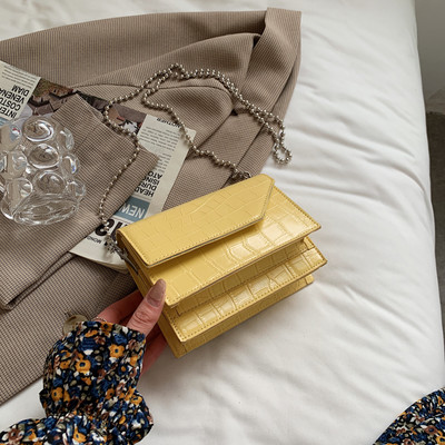 Γυναικεία έκο δερμάτινη τσάντα με αλυσίδα