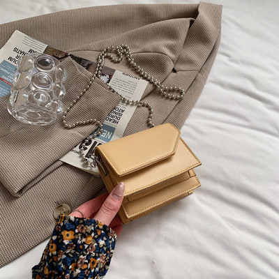 Γυναικεία τσάντα κλασικό μοντέλο με μακριά μεταλλική αλυσίδα