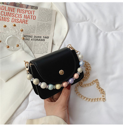 Γυναικεία τσάντα ώμου με πέρλες και μεταλλική μακριά αλυσίδα
