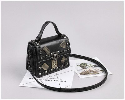 Νέο μοντέλο μοντέρνα έκο δερμάτινη τσάντα με μεταλλικά πούλια