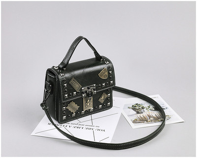 Νέο μοντέλο μοντέρνα έκο δερμάτινη τσάντα με μεταλλικά πούλια