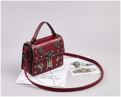 Νέο μοντέλο μοντέρνα έκο δερμάτινη τσάντα με μεταλλικά πούλια