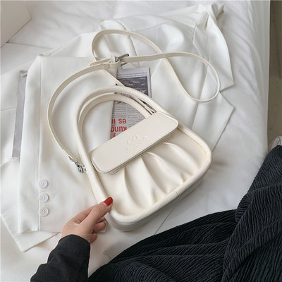 Γυναικεία έκο δερμάτινη τσάντα με δύο κοντές λαβές και μία μακρύ