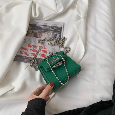 Sieviešu ādas soma ar aizdari un garu ķēdīti