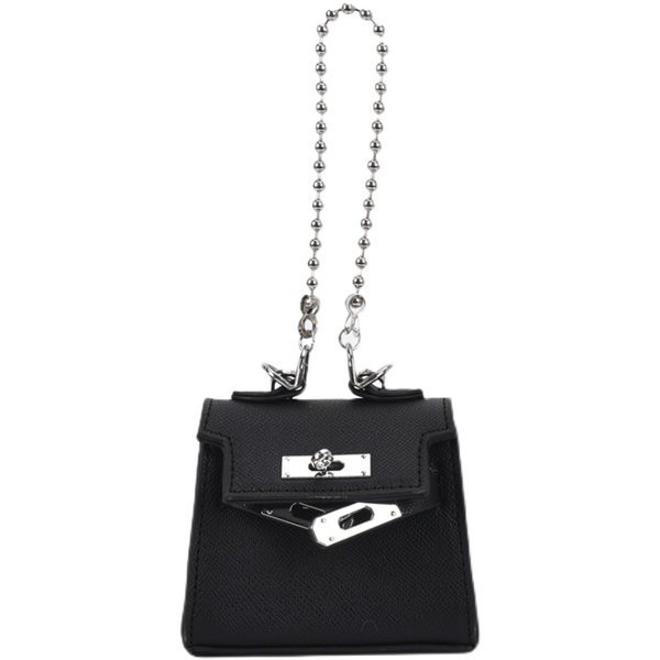 Sieviešu ādas soma ar aizdari un garu ķēdīti