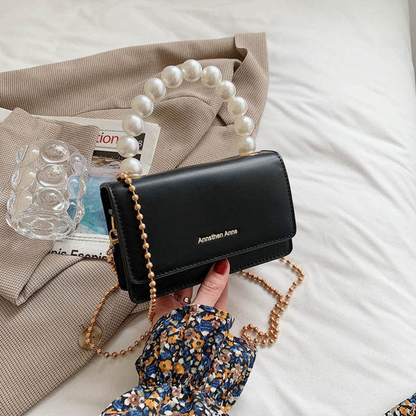 Geanta dama cu perle si lant lung metalic