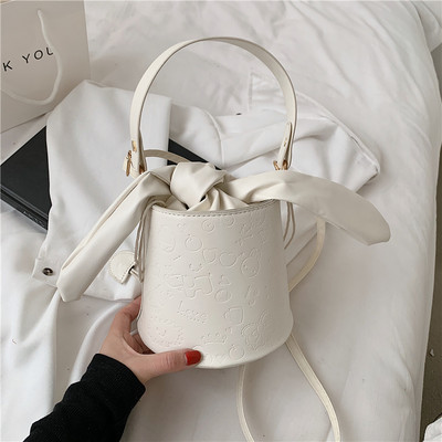 Aktuālā sieviešu soma ar garu rokturi - no eko ādas