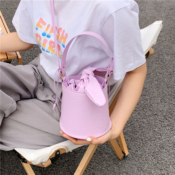 Aktuālā sieviešu soma ar garu rokturi - no eko ādas