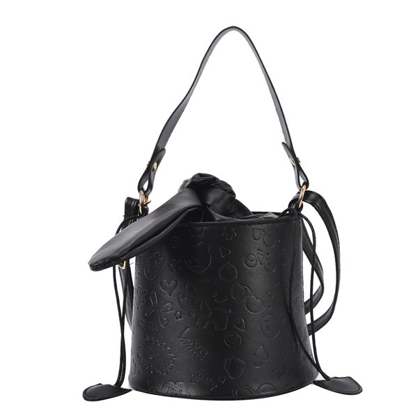 Aktuālā sieviešu soma ar garu rokturi - no eko ādas