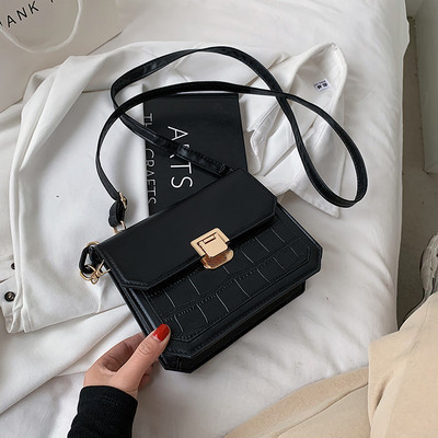 Sieviešu ādas soma ar metāla aizdari-retro stilā