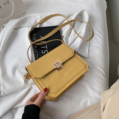 Sieviešu ādas soma ar metāla aizdari-retro stilā