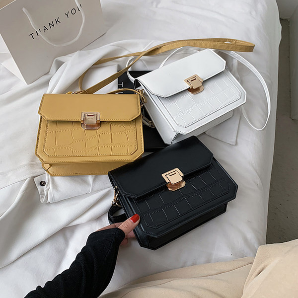 Sieviešu ādas soma ar metāla aizdari-retro stilā