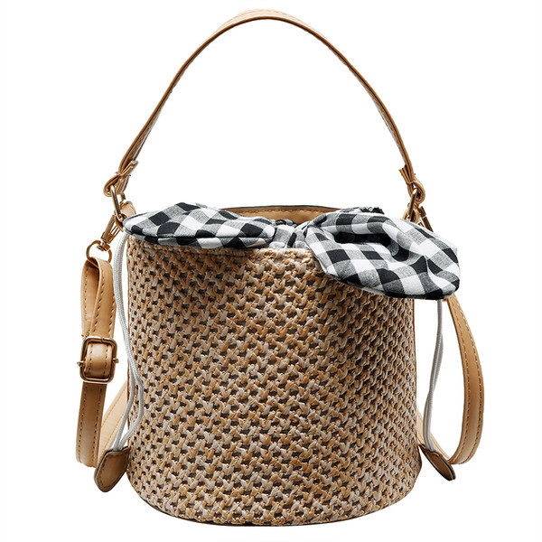 Geanta de mana tricotata model nou cu panglica