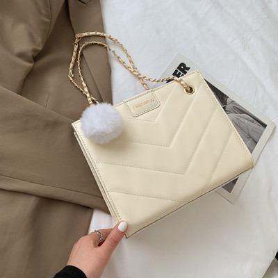 Casual γυναικεία τσάντα από οικολογικό δέρμα με αξεσουάρ