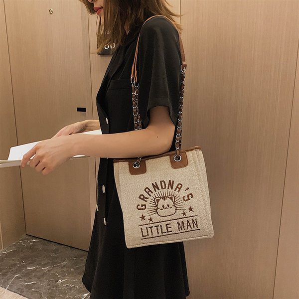 Γυναικεία υφασμάτινη τσάντα με κέντημα