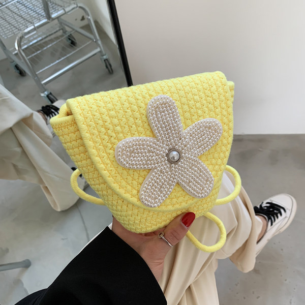 Γυναικεία ψάθιη τσάντα με διακόσμηση από πέρλες