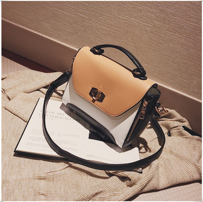 Μικρή έκο δερμάτινη τσάντα με μεταλλικό κούμπωμα και μακριά λαβή