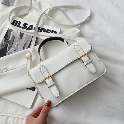 Γυναικεία έκο δερμάτινη τσάντα με αγκράφα-ρετρό στιλ