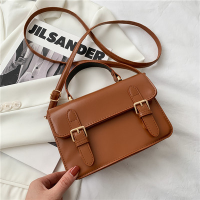 Γυναικεία έκο δερμάτινη τσάντα με αγκράφα-ρετρό στιλ