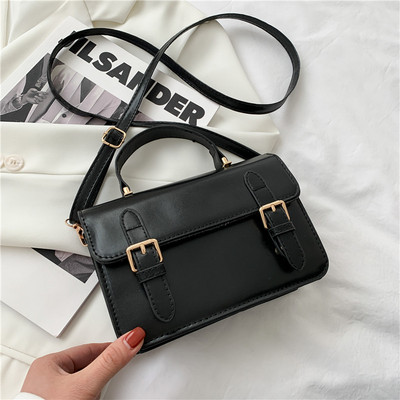 Γυναικεία έκο δερμάτινη τσάντα με αγκράφα-ρετρό στιλ