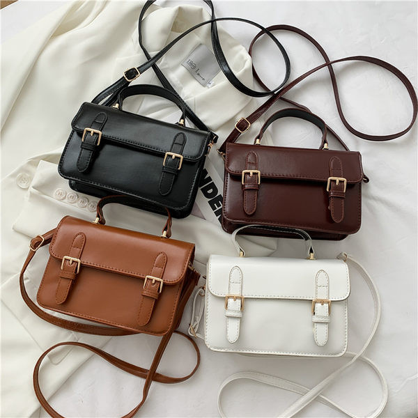 Γυναικεία έκο δερμάτινη τσάντα με αγκράφα-ρετρό στιλ