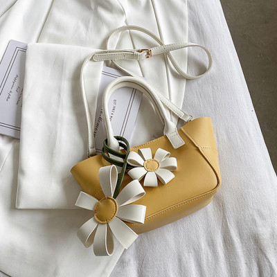 Geanta dama model nou din piele ecologica cu element 3D